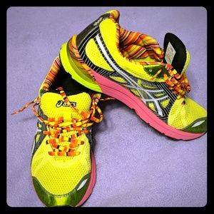 Asics size 9.5 T480N